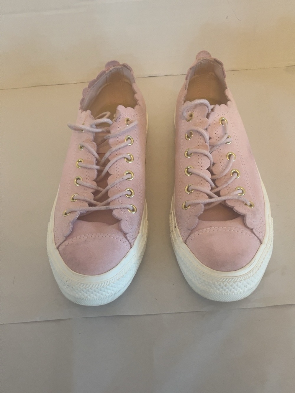 Converse Chuck Taylor All Star Frilly Thrills Pink Suede Women’s Size 7.5